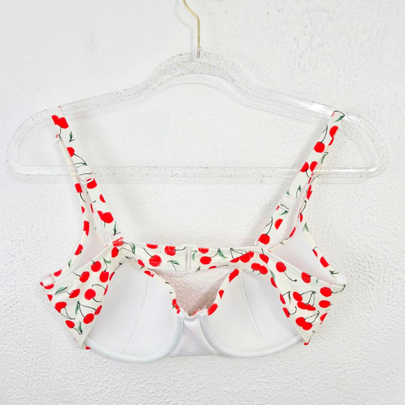 Good American Cherry Balconette Bikini Top Snow Cherries red white swim NEW NWOT - Picture 4 of 6